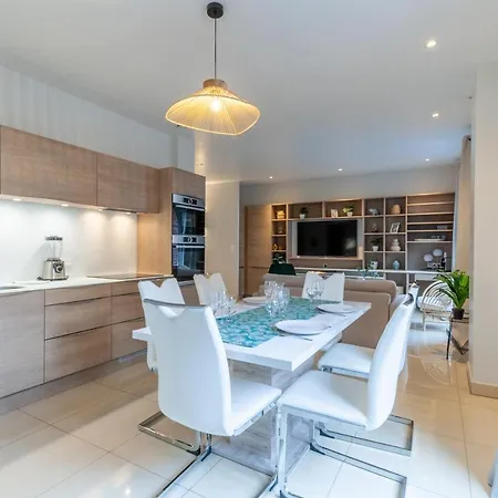 Luxurious 2 Bedroom Duplex On Place Morny Deauville Exterior photo