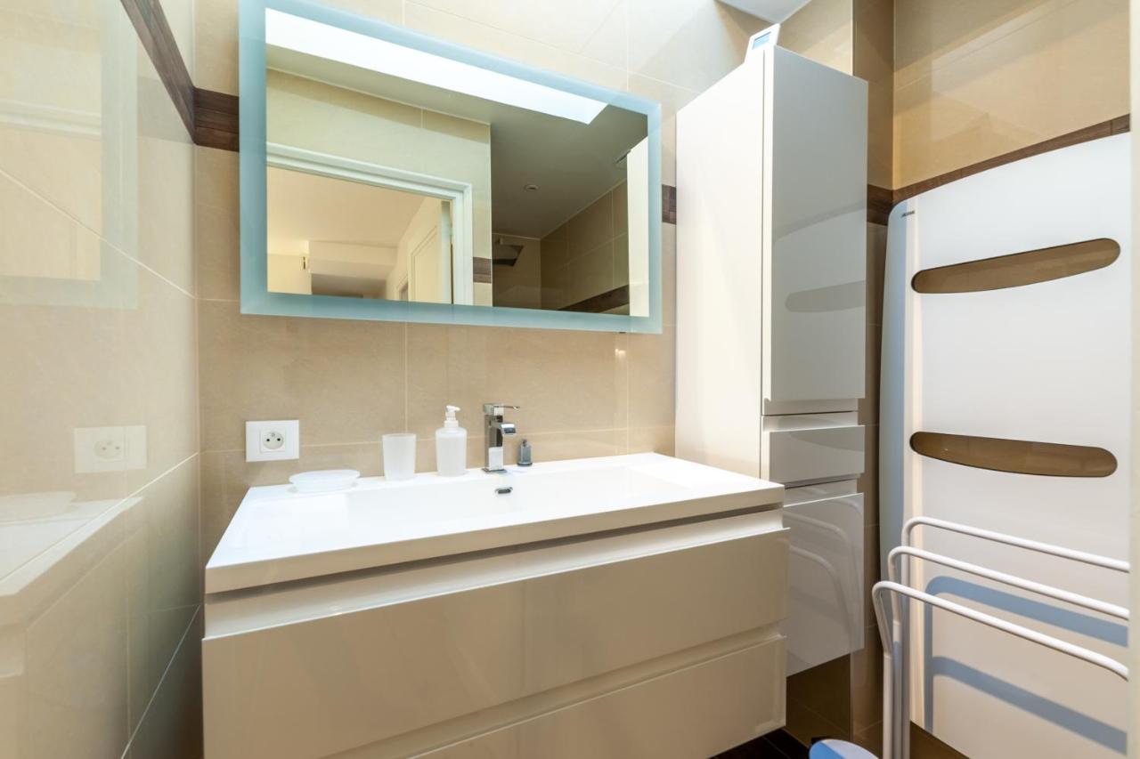 Apartment Luxurious 2 Bedroom Duplex On Place Morny
